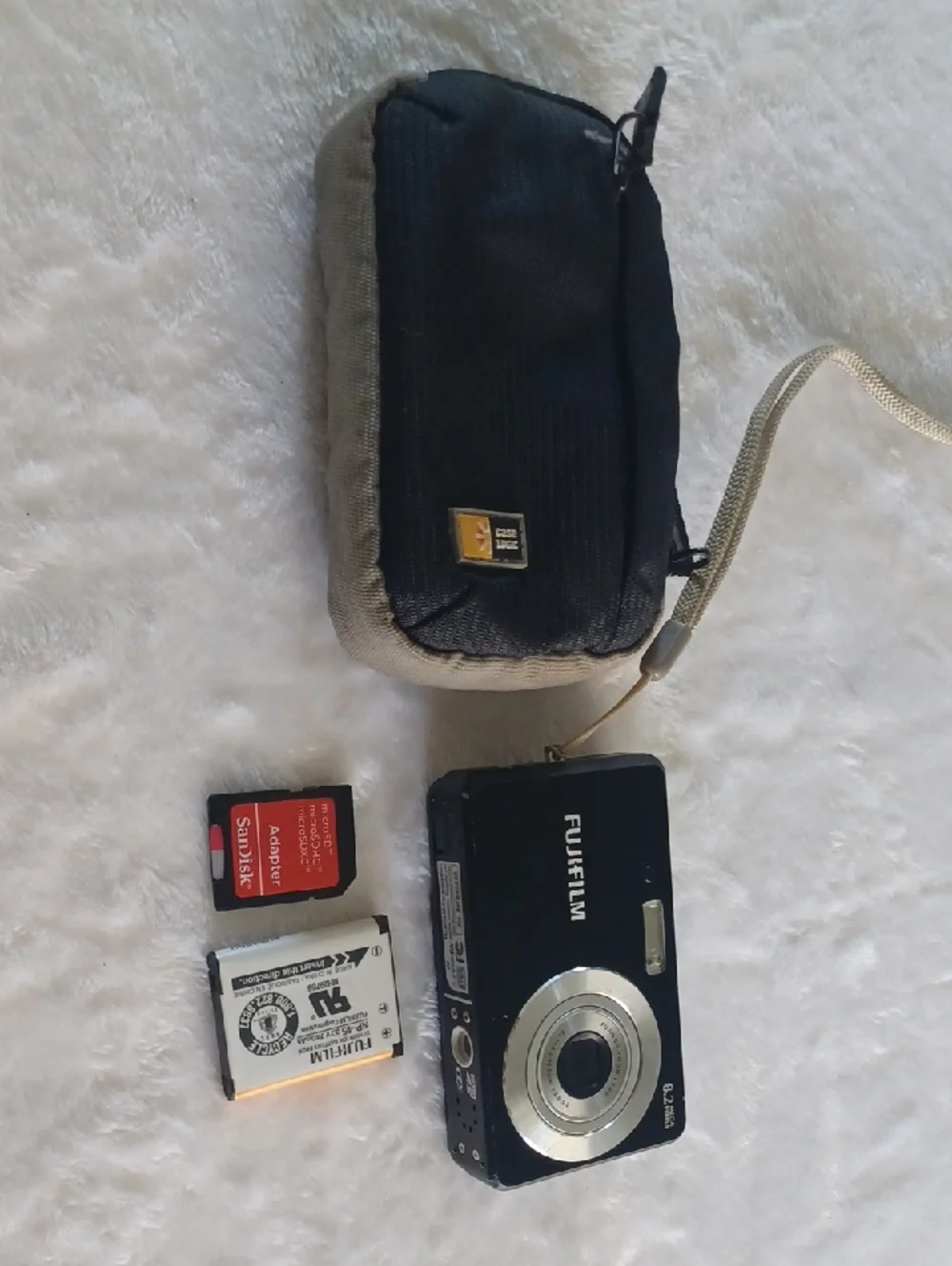 Fujifilm Finepix J10 8.2MP Digital Camera with 3x Optical Zoom